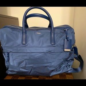 Tumi Voyager Dara Carry All computer briefcase/portfolio